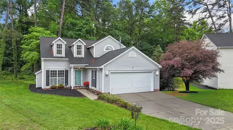 8302 Holbrook Square Ct, Charlotte, NC 28216