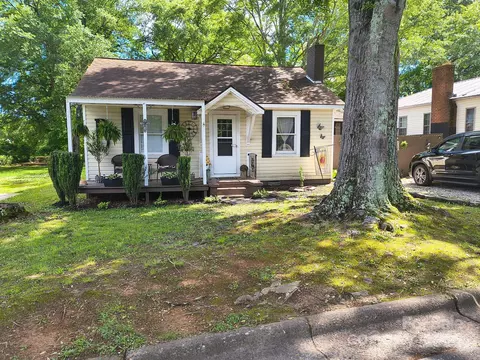 903 W Oak St, Shelby, NC 28150