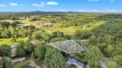 35 R E Johnson Ln, Hiddenite, NC 28636 photo 8