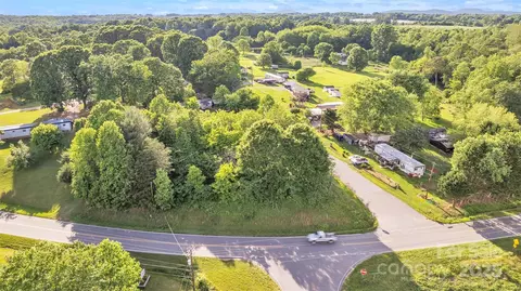 35 R E Johnson Ln, Hiddenite, NC 28636 photo 3