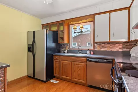 1405 8th Nw Ave NW, Conover, NC 28613 photo 12