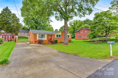 1405 8th Nw Ave NW, Conover, NC 28613 photo 3