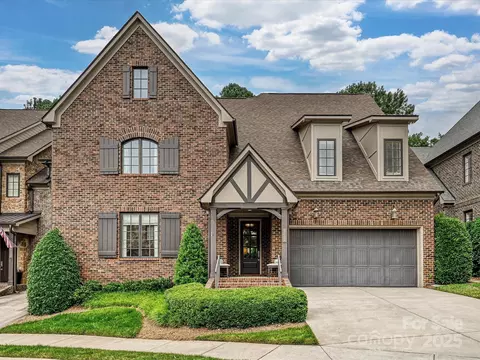 6128 Fletcher Cir, Charlotte, NC 28226