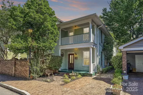 402 W 8th St, Charlotte, NC 28202