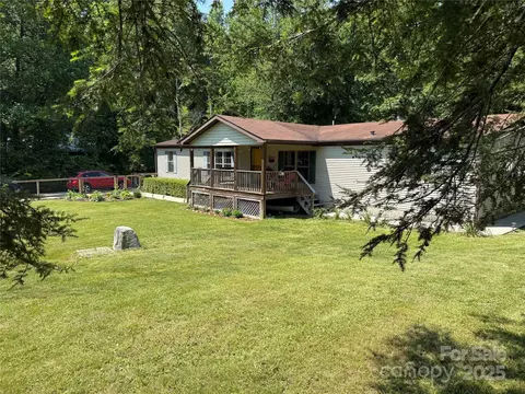 9 Henry White Ln, Leicester, NC 28748