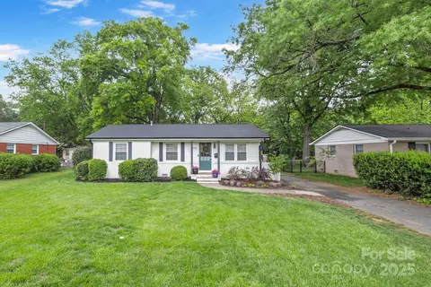 3809 Topsfield Rd, Charlotte, NC 28211