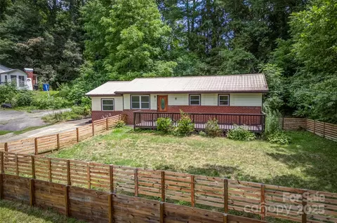 41 Aiken St, Brevard, NC 28712