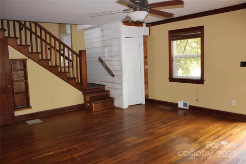 Living - 426432 Maple St, Brevard, NC 28712 photo 8 of 9