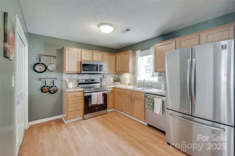 Kitchen - 2023 E Park Dr, Lancaster, SC 29720 photo 1 of 4