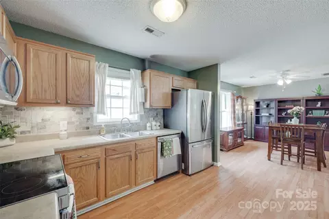 Kitchen - 2023 E Park Dr, Lancaster, SC 29720 photo 3 of 4