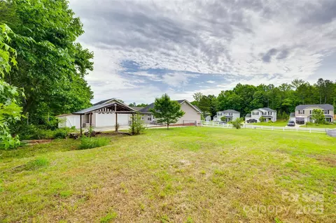 Exterior - 2023 E Park Dr, Lancaster, SC 29720 photo 4 of 4