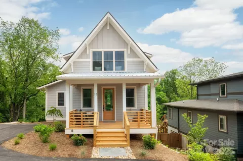 11 Middlebrook Rd, Asheville, NC 28805