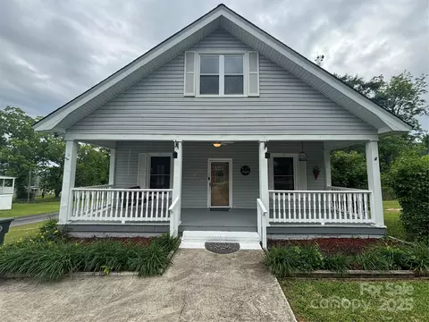 103 Duke St, Great Falls, SC 29055