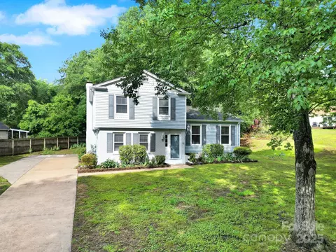 8514 Timber Crest Cir, Charlotte, NC 28226