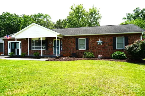 1958 19th Avenue Ne 8 Dr NE #8, Hickory, NC 28601