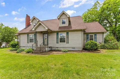 465 S Main St, Granite Falls, NC 28630