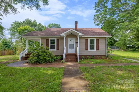 280 Pennsylvania Ave, Spindale, NC 28160