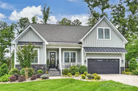 562 Preservation Dr, Fort Mill, SC 29715