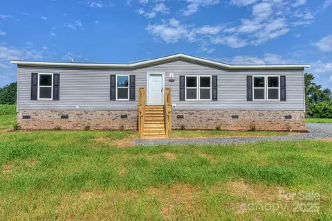 493 Eagle Mills Rd, Hamptonville, NC 27020