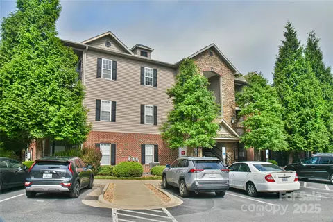 214 Appeldoorn Cir, Asheville, NC 28803