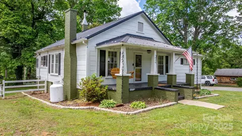 1826 Walt Arney Rd, Lenoir, NC 28645