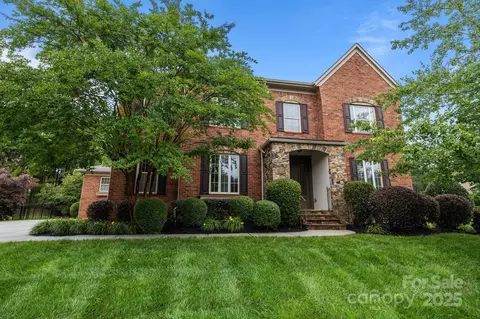 3206 Lakehurst Xing, Matthews, NC 28104