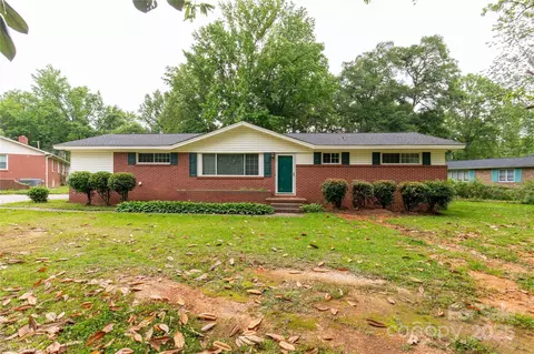 405 N Woodland Dr, Lancaster, SC 29720