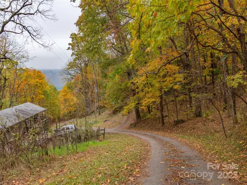 000 Sleepy Hollow 14 Ln #14, Canton, NC 28716