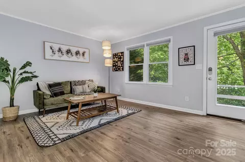 35 Avondale Rd, Asheville, NC 28803