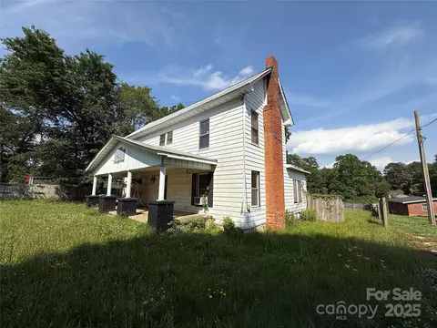 1445 33rd Sw St SW, Hickory, NC 28602
