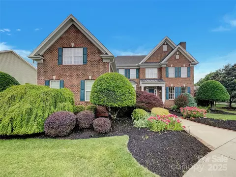 1000 Sarandon Dr, Matthews, NC 28104