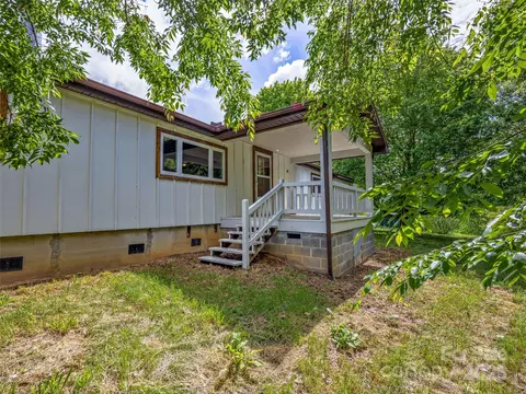 74 Saturn Ct, Clyde, NC 28721 photo 6
