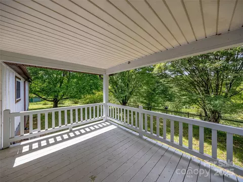 74 Saturn Ct, Clyde, NC 28721 photo 7