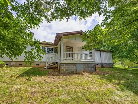 74 Saturn Ct, Clyde, NC 28721 photo 4