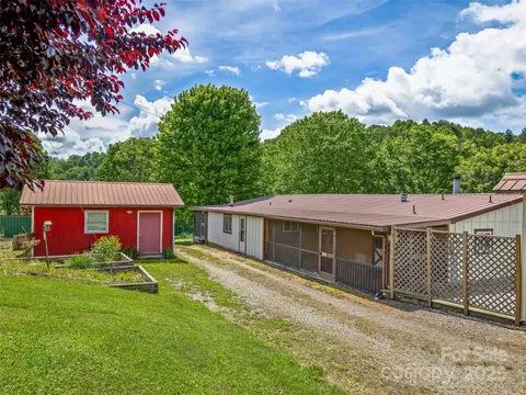 74 Saturn Ct, Clyde, NC 28721 photo 8