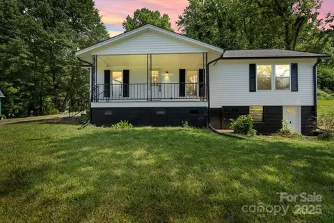 1746 2nd Street Sw Pl SW, Hickory, NC 28602