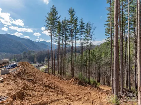 185 Southpoint Rdg, Maggie Valley, NC 28751