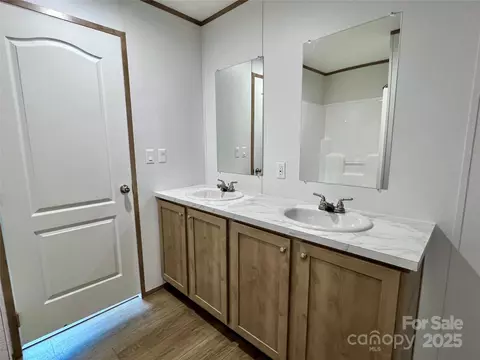 Bath - 188 Trivette Rd, Harmony, NC 28634 photo 3 of 4