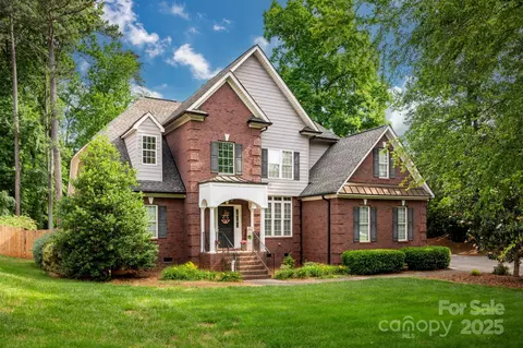 117 Lake Hills Dr, Mooresville, NC 28117