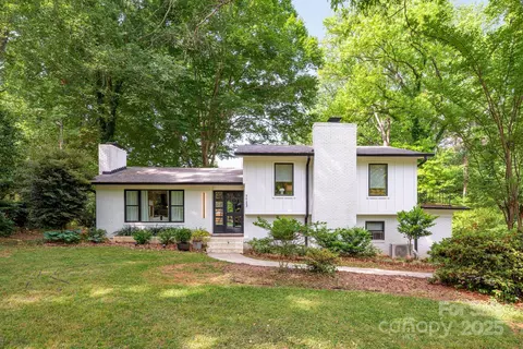 7123 Linda Lake Dr, Charlotte, NC 28215