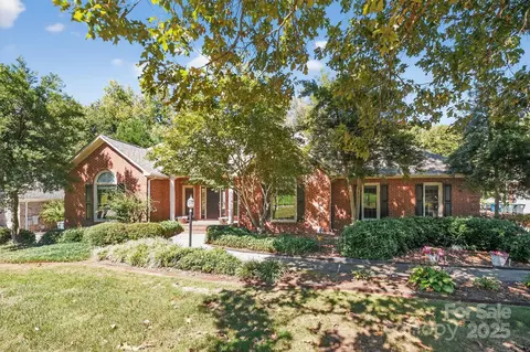 208 Stone Ridge Dr, Salisbury, NC 28146