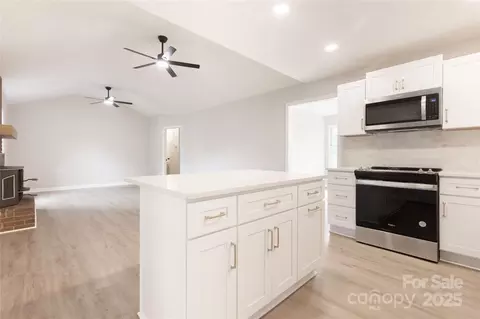 1770 Windsor Dr, Lancaster, SC 29720 photo 3