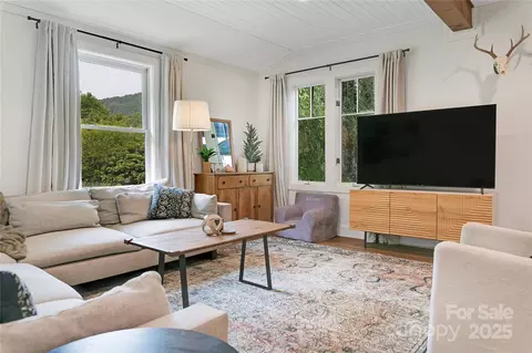 Living - 903 Middlefork Rd, Brevard, NC 28712 photo 2 of 3