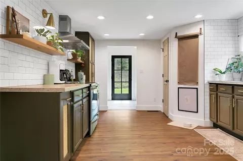 Kitchen - 903 Middlefork Rd, Brevard, NC 28712 photo 2 of 3