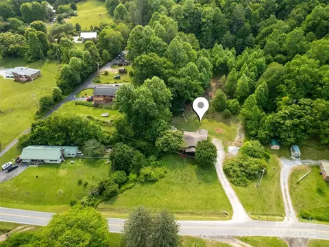 View/Area - 903 Middlefork Rd, Brevard, NC 28712 photo 1 of 3