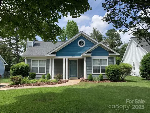 317 Cedarcroft Dr, Mooresville, NC 28115
