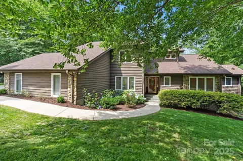 2045 10th Street Nw Ln NW, Hickory, NC 28601