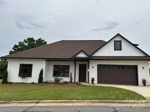 115 Hill St, Granite Falls, NC 28630