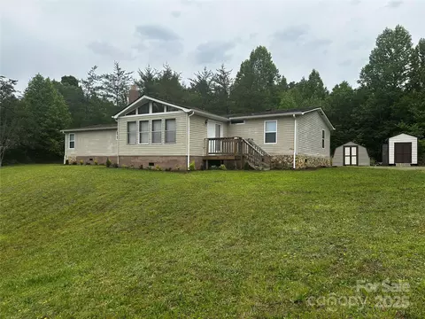 1676 Old North Rd, Lenoir, NC 28645