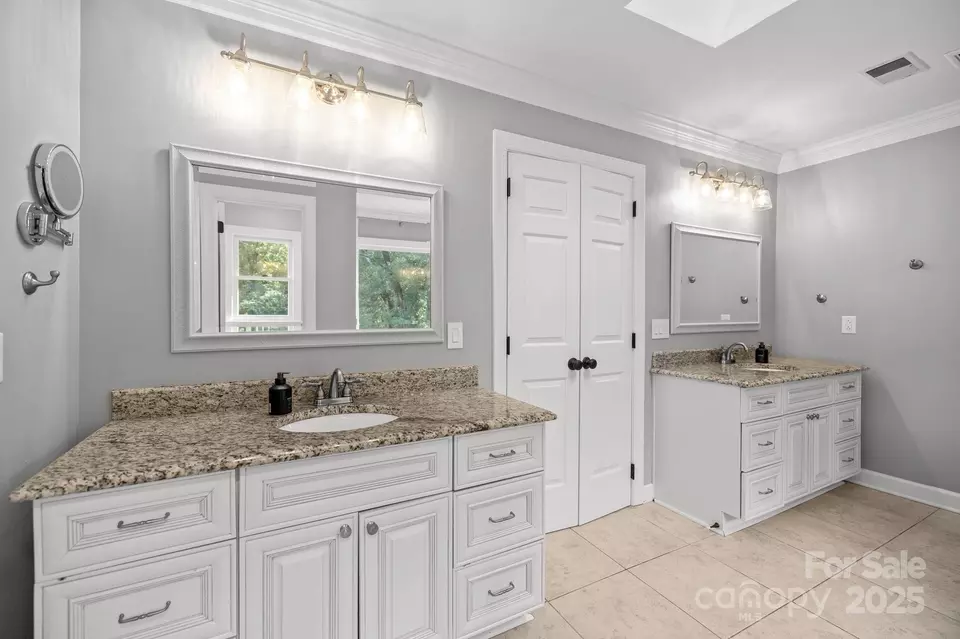 Bath - 4622 Cotton Creek Dr, Charlotte, NC 28226 photo 2 of 3